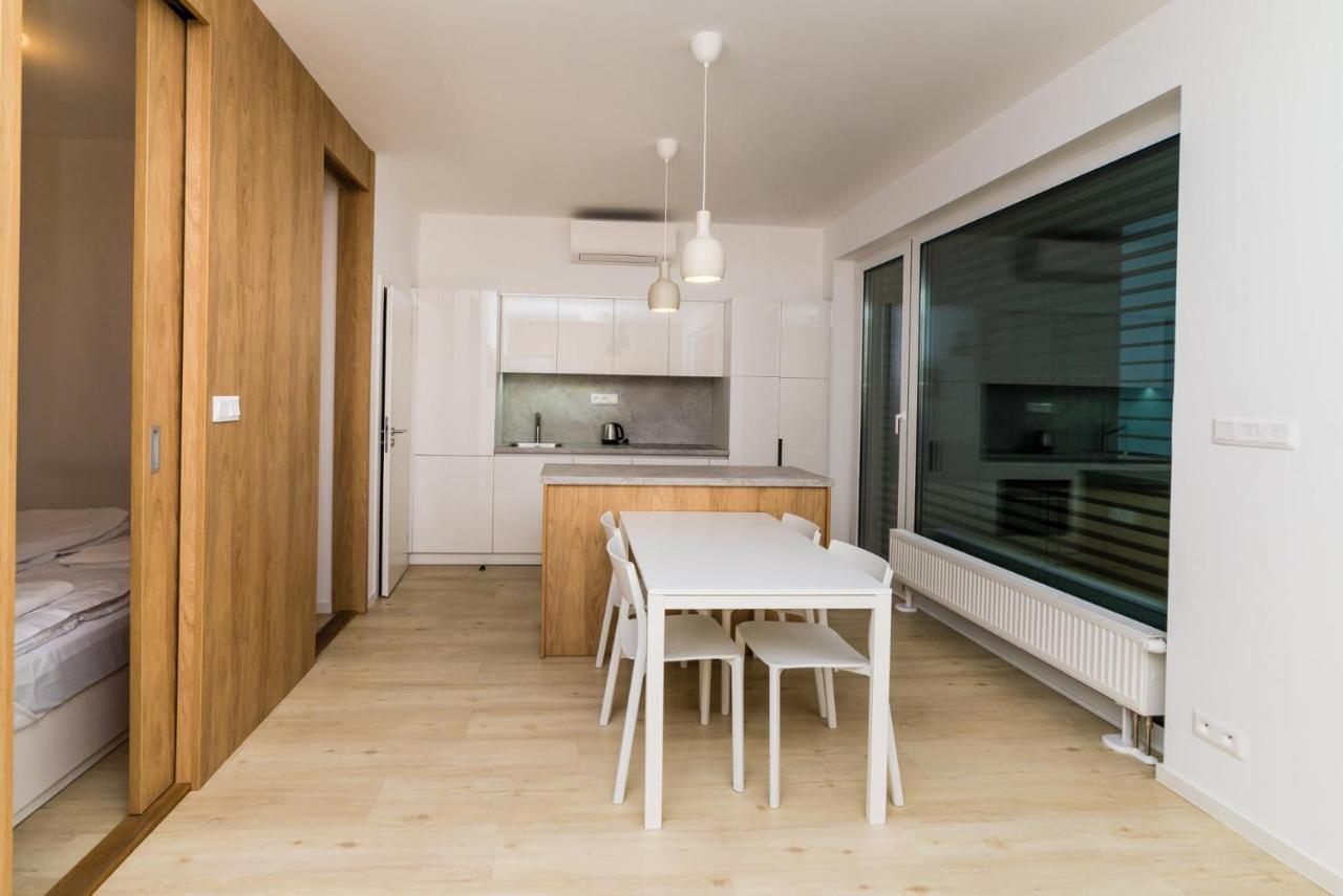 City Castle Apartments Free Parking Bratislava Eksteriør billede