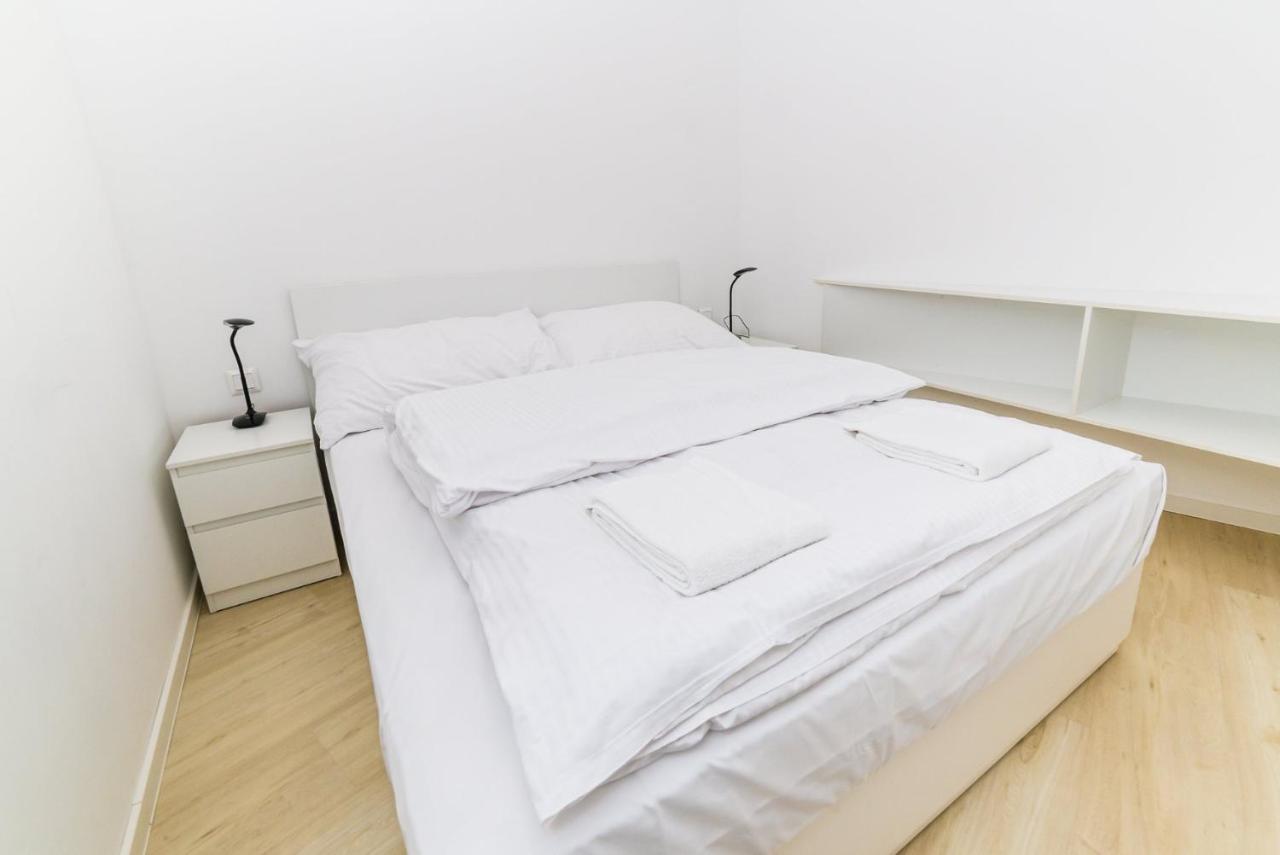 City Castle Apartments Free Parking Bratislava Eksteriør billede