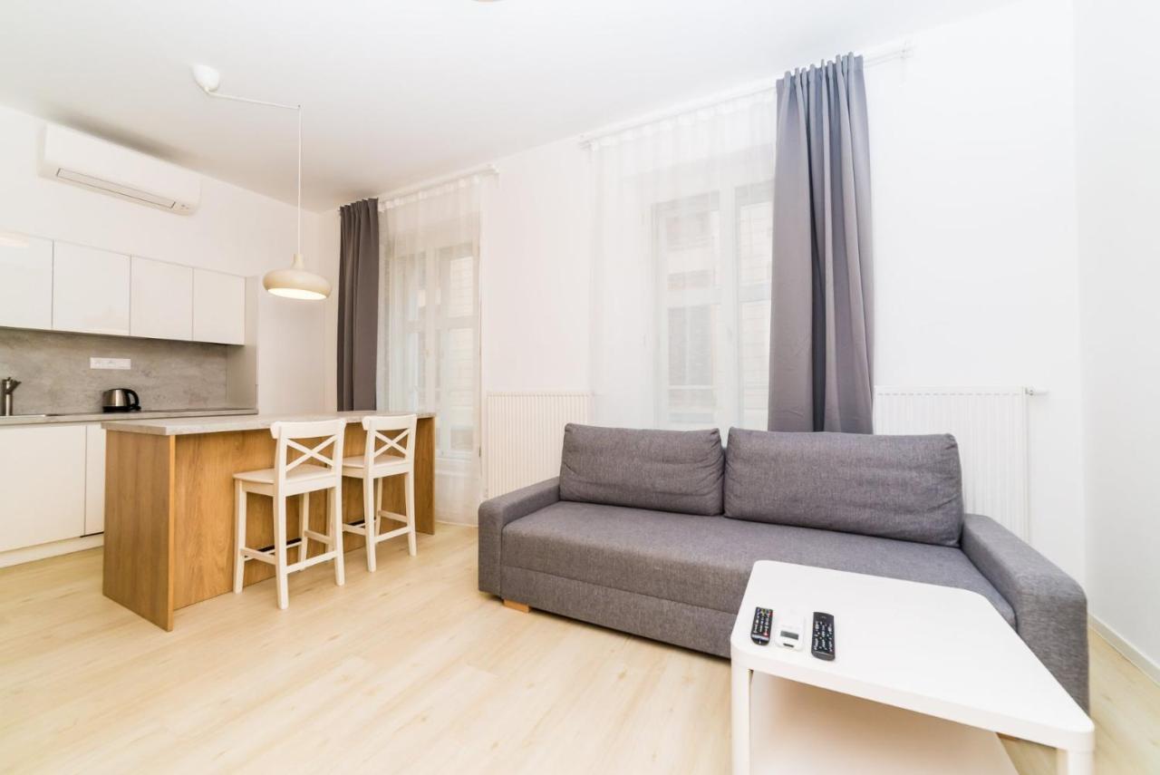 City Castle Apartments Free Parking Bratislava Eksteriør billede